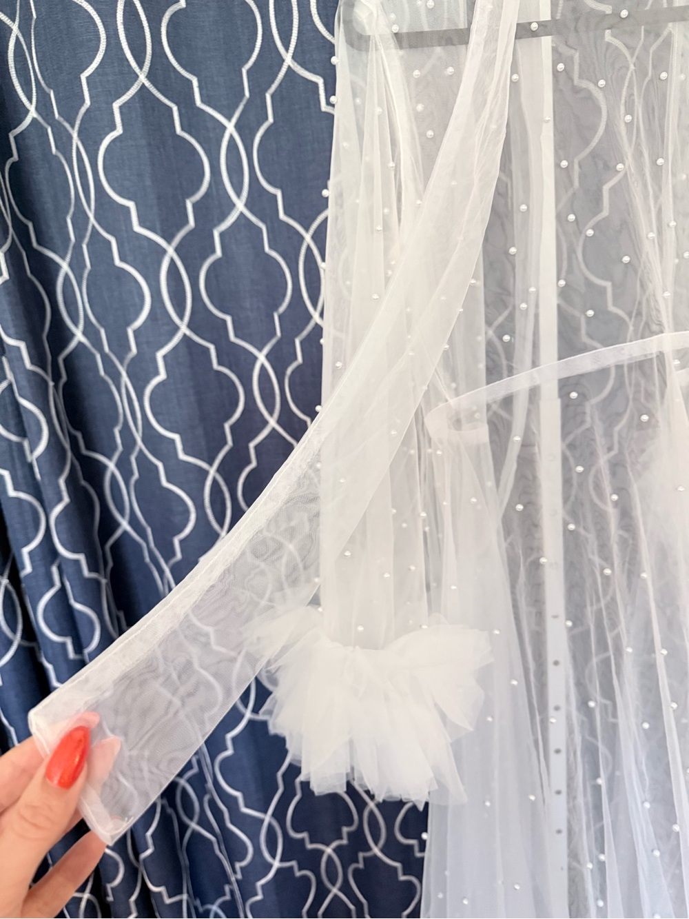 Elegant White Sheer Tulle and Pearl Dressing Gown with Ruffle Trim Sz S E1 - Picture 3 of 4